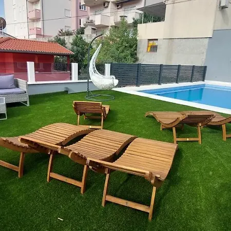 Apartman Jole 2 *